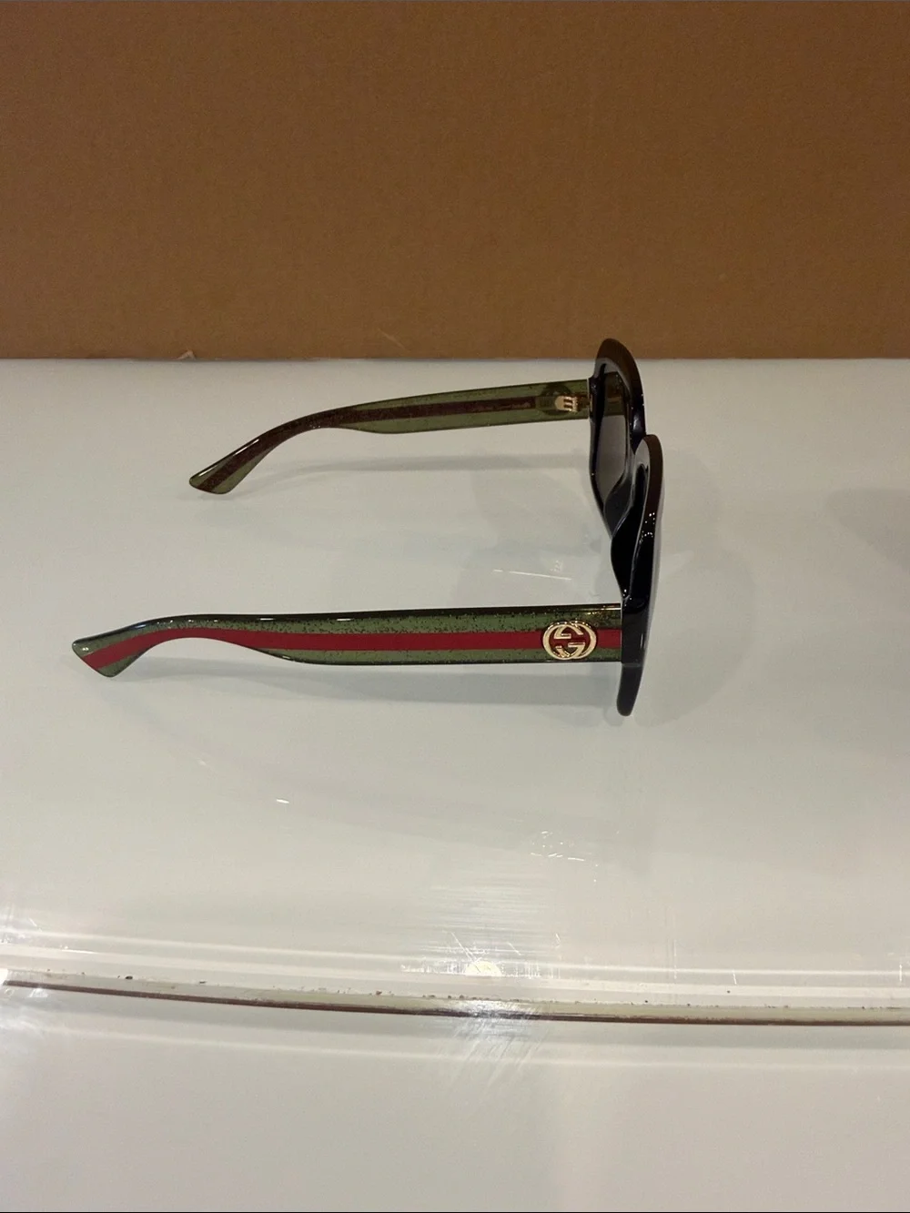 Gucci Black Oversized Square Sunglasses with Dark Lenses use one time good con